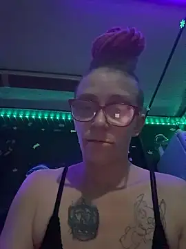 Stonermama666420 online show from February 22, 2026, 4:57 am