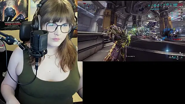 Snapshot of HannahCastle96 chatting on February 3, 2026, 1:04 am HannahCastle96 online show from February 3, 2026, 1:04 am