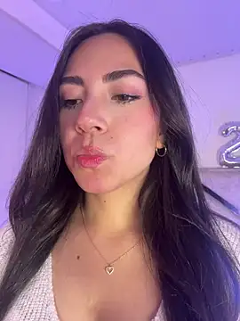 Melody 04 online show from November 28, 2025, 4:37 am