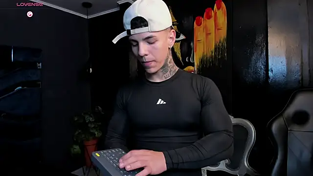 Flynn Riider online show from September 24, 2025, 11:24 am