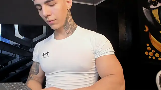 Flynn Riider online show from November 11, 2025, 5:13 pm