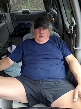 Snapshot of Bus310A chatting on November 7, 2025, 5:24 pm Bus310A online show from November 7, 2025, 5:24 pm