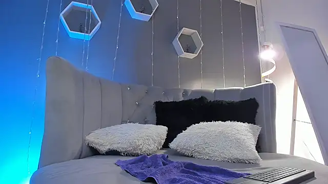 slutty venus online show from February 26, 2025, 7:20 am