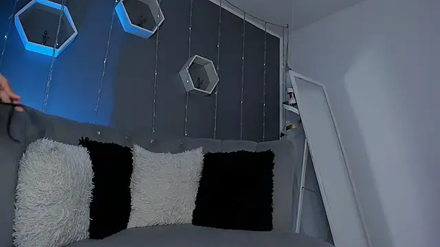 slutty venus online show from March 11, 2025, 3:05 am