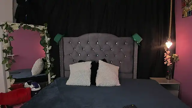 slutty venus online show from March 21, 2025, 2:39 am