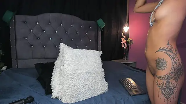 slutty venus online show from March 22, 2025, 5:17 am