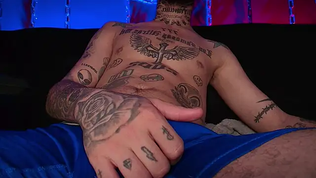 Junihn0 online show from January 6, 2025, 1:08 pm