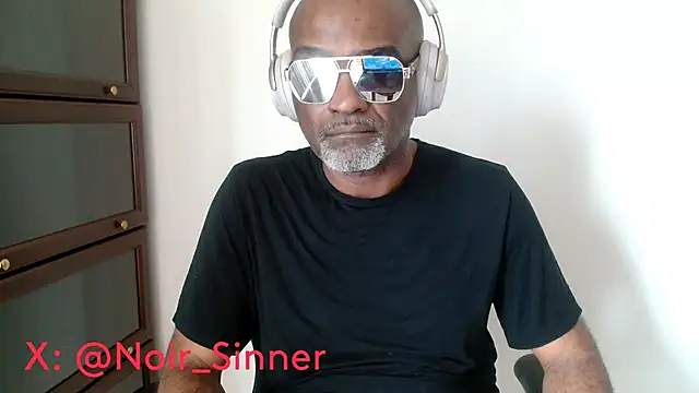 Snapshot of sinnernoir chatting on April 18, 2026, 1:48 pm sinnernoir online show from April 18, 2026, 1:48 pm