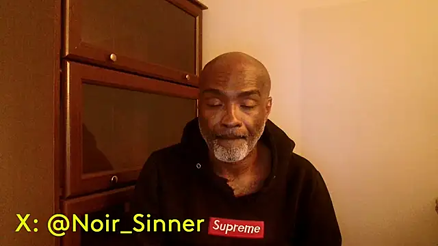 Snapshot of sinnernoir chatting on April 23, 2026, 3:41 am sinnernoir online show from April 23, 2026, 3:41 am