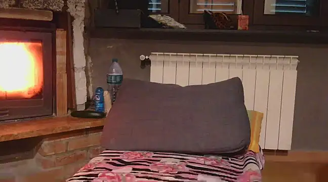 Emily andre online show from March 19, 2025, 9:28 am