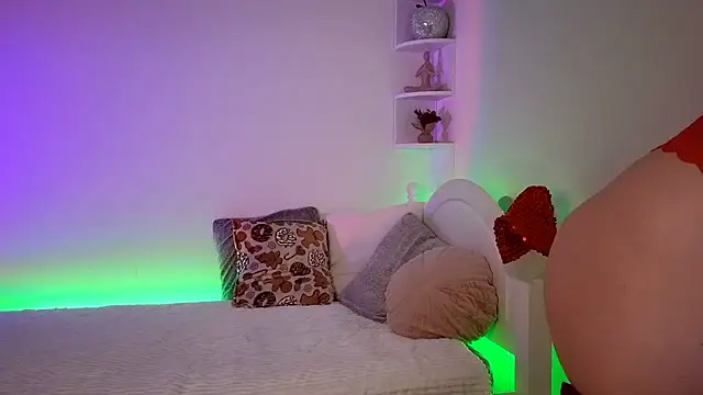 April wow online show from January 8, 2026, 10:06 am