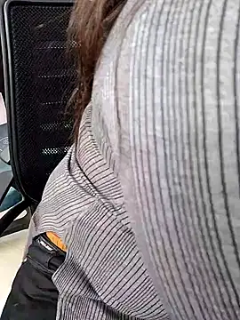 Cute-Anamika50 online show from February 15, 2025, 10:22 am