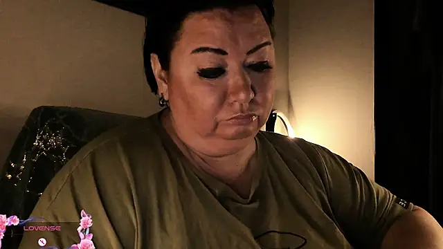 SexxyDreams1 online show from September 9, 2025, 2:11 am