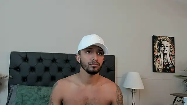 Snapshot of Robin_Rief chatting on September 20, 2025, 3:29 am Robin Rief online show from September 20, 2025, 3:29 am