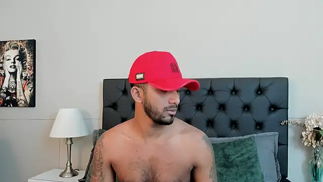 Snapshot of Robin_Rief chatting on September 21, 2025, 3:30 am Robin Rief online show from September 21, 2025, 3:30 am