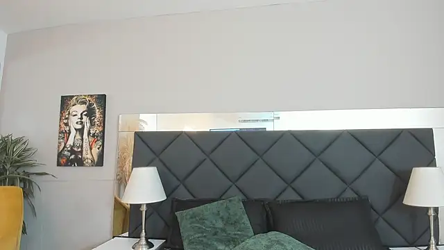 Snapshot of Robin_Rief chatting on November 11, 2025, 3:50 am Robin Rief online show from November 11, 2025, 3:50 am