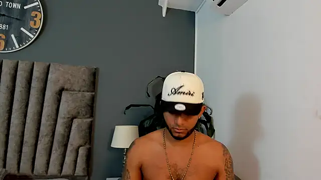 Snapshot of Robin_Rief chatting on November 30, 2025, 3:43 am Robin Rief online show from November 30, 2025, 3:43 am