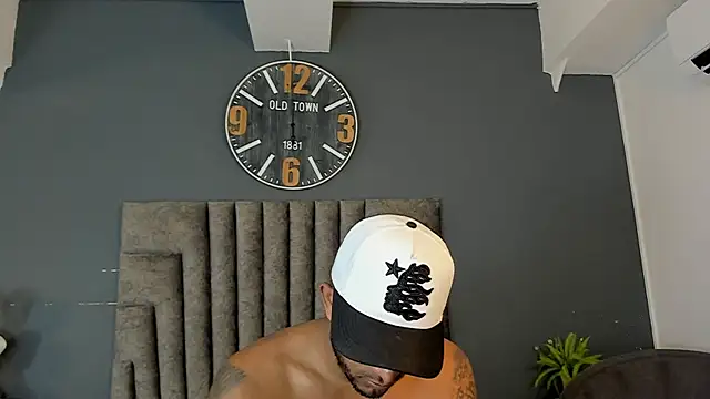 Robin Rief online show from April 15, 2026, 7:21 pm