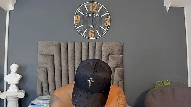 Snapshot of Robin_Rief chatting on May 27, 2026, 7:11 pm Robin Rief online show from May 27, 2026, 7:11 pm