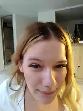 NicoleCut online show from February 21, 2025, 2:06 pm