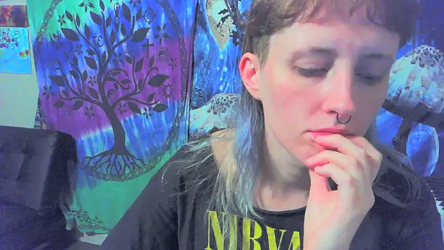  hellostormy  online show from October 2, 2025, 9:27 am