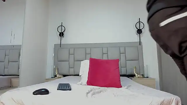 JEFFREY COTTOM online show from February 4, 2026, 12:22 pm