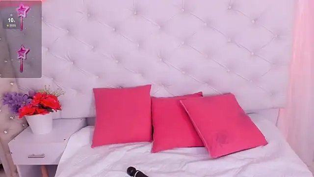 anchela-garcia1 online show from September 30, 2025, 2:11 pm