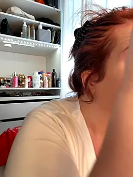 Engel mia online show from October 16, 2025, 1:23 pm