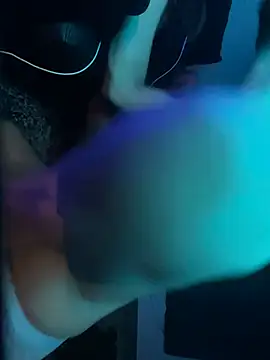 DerekPerez2025 online show from February 28, 2025, 1:37 am