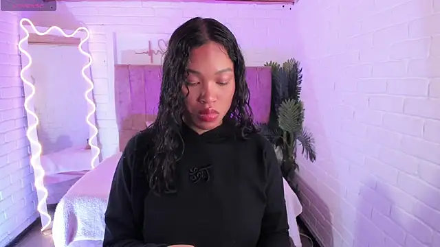 penelope tay1 online show from October 6, 2025, 3:37 am