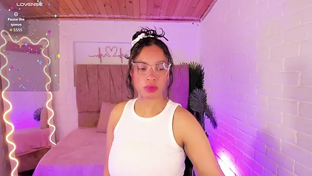 penelope tay1 online show from November 27, 2025, 3:19 am