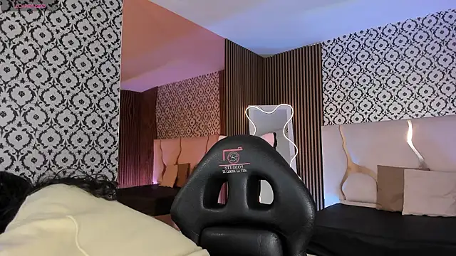 penelope tay1 online show from February 1, 2026, 3:27 am