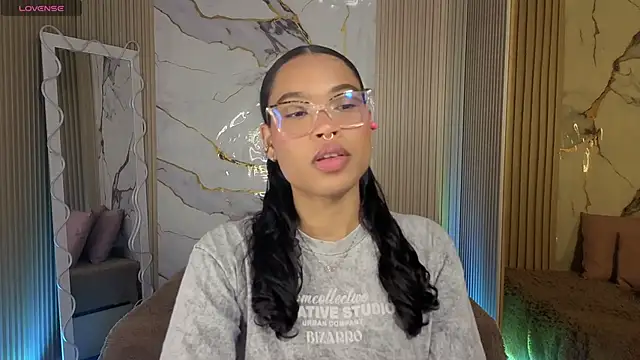 Snapshot of penelope_tay1 chatting on April 17, 2026, 3:42 am penelope tay1 online show from April 17, 2026, 3:42 am