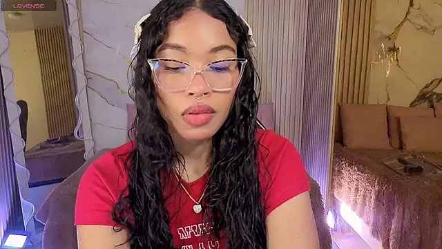Snapshot of penelope_tay1 chatting on April 18, 2026, 3:32 am penelope tay1 online show from April 18, 2026, 3:32 am