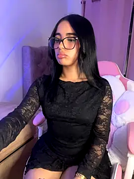 Emily-14 online show from December 1, 2025, 3:11 am