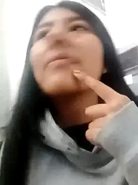 CarlaAlvez online show from October 20, 2025, 11:16 pm