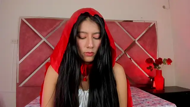 CarlaAlvez online show from October 24, 2025, 10:39 pm