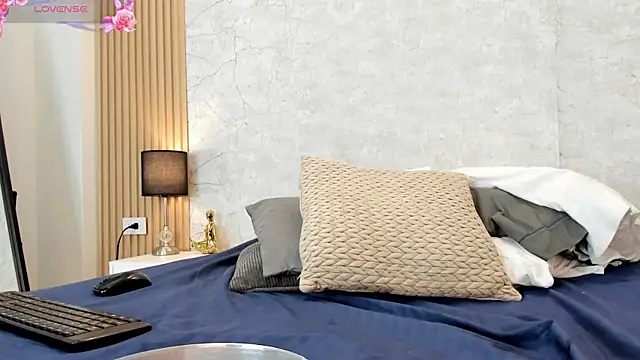 Freyaa   online show from February 8, 2025, 3:19 am