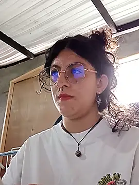 Snapshot of LoveElectra chatting on May 26, 2026, 3:41 pm LoveElectra online show from May 26, 2026, 3:41 pm