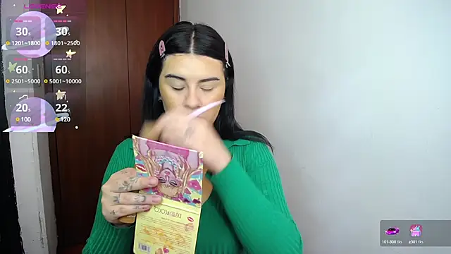 Snapshot of SaraBraun_ chatting on January 9, 2025, 1:02 pm SaraBraun online show from January 9, 2025, 1:02 pm