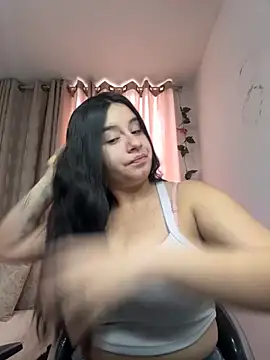 Snapshot of SaraBraun_ chatting on October 7, 2025, 4:48 pm SaraBraun online show from October 7, 2025, 4:48 pm