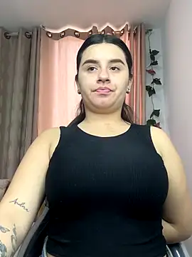 Snapshot of SaraBraun_ chatting on October 10, 2025, 6:29 pm SaraBraun online show from October 10, 2025, 6:29 pm