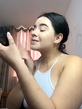 Snapshot of SaraBraun_ chatting on October 14, 2025, 4:19 pm SaraBraun online show from October 14, 2025, 4:19 pm