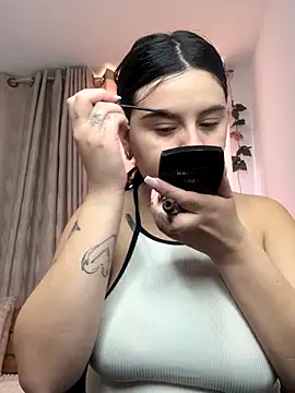 Snapshot of SaraBraun_ chatting on October 22, 2025, 6:18 pm SaraBraun online show from October 22, 2025, 6:18 pm