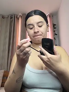 Snapshot of SaraBraun_ chatting on October 24, 2025, 4:47 pm SaraBraun online show from October 24, 2025, 4:47 pm