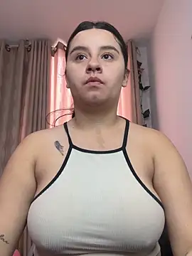 Snapshot of SaraBraun_ chatting on November 13, 2025, 4:28 pm SaraBraun online show from November 13, 2025, 4:28 pm