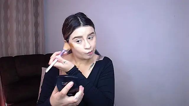 Snapshot of SaraBraun_ chatting on December 19, 2025, 5:42 pm SaraBraun online show from December 19, 2025, 5:42 pm