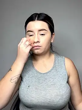 Snapshot of SaraBraun_ chatting on January 12, 2026, 5:29 pm SaraBraun online show from January 12, 2026, 5:29 pm