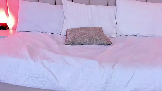 Michell Wallker online show from March 21, 2025, 10:39 pm