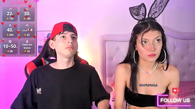 Snapshot of sett_and_gwen chatting on January 17, 2025, 10:44 am sett and gwen online show from January 17, 2025, 10:44 am